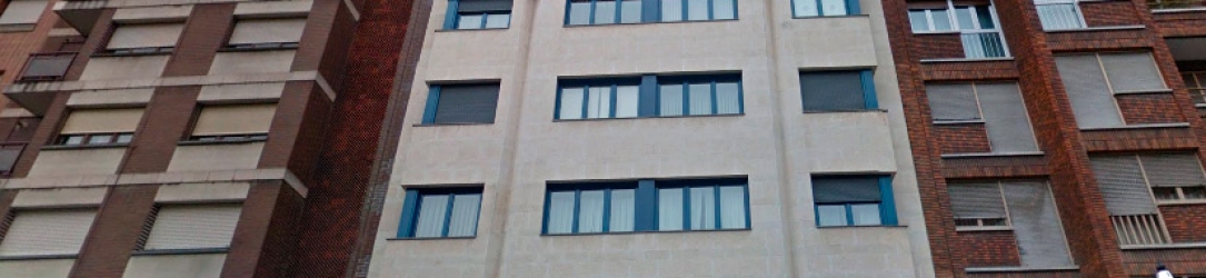 Marqués de Casa Valdés 117 (2002)